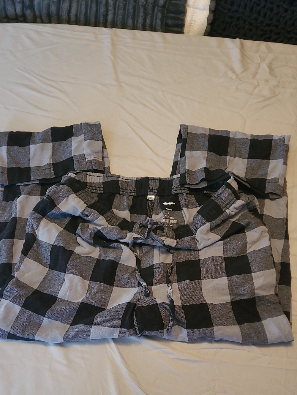 Sonoma Men's Black and Gray Plaid Jogger Pants